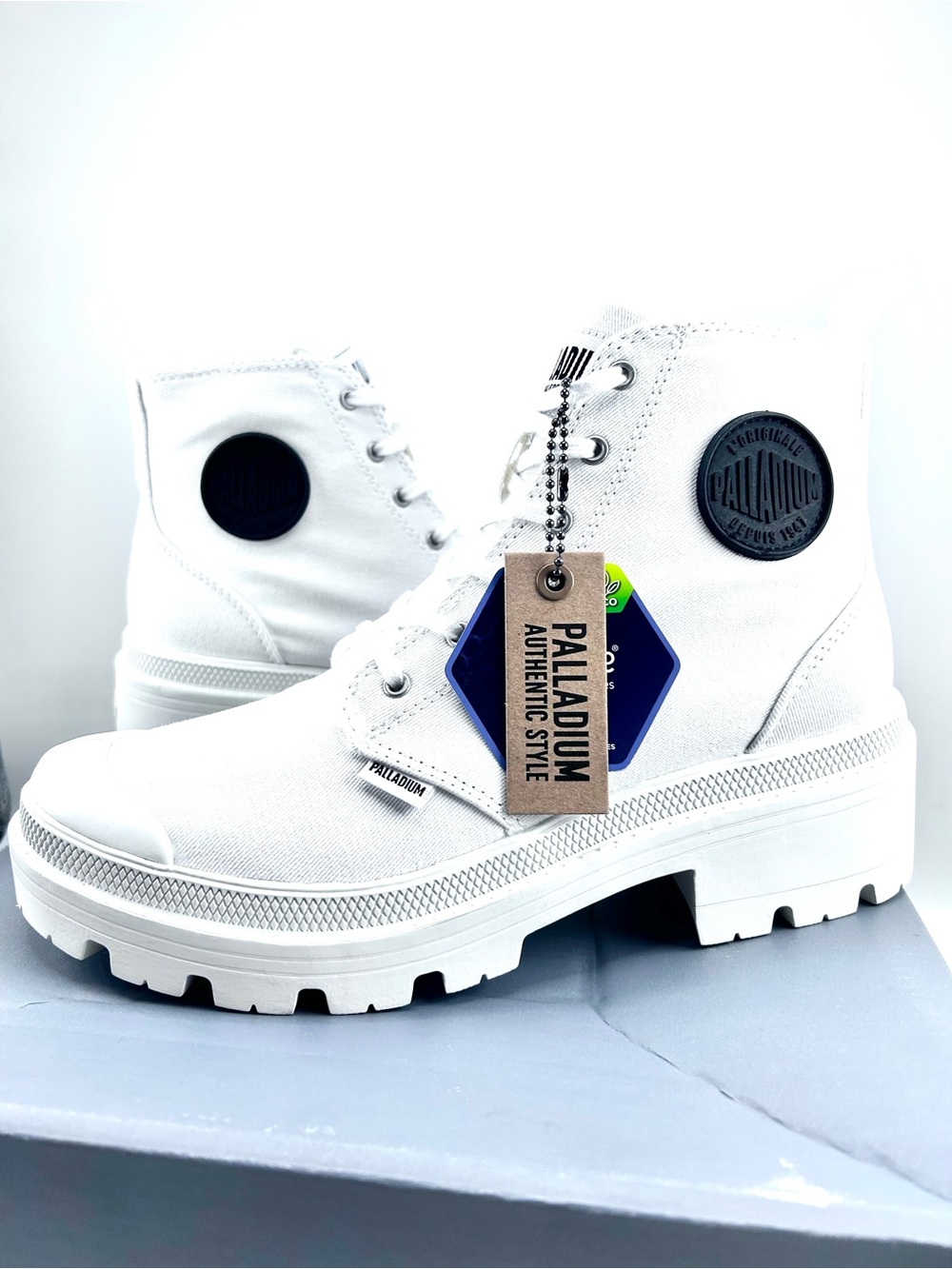 Palladium Women's Pallabase Twill Star White Boots